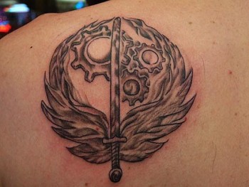 Espada Tatto on Tatuaje De Una Espada Con Alas Entre Engranajes