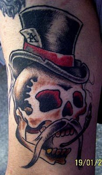 Tatuaje de calavera con sombrero