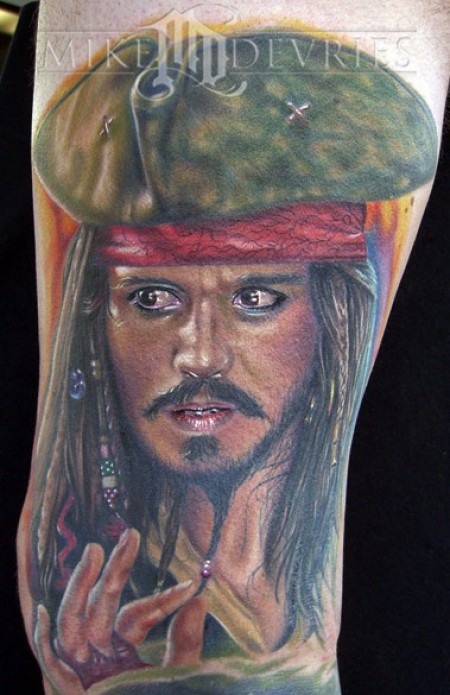 Tatuaje de Johnny Deep en Piratas del Caribe