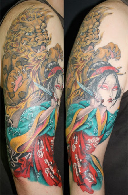 Tatuaje de León Fu atacando a una geisha