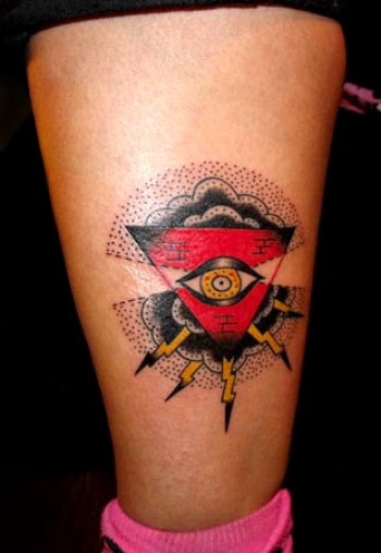 Tatuaje de un ojo en un triangulo