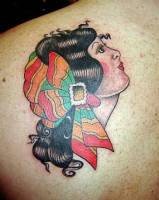 Tatuaje de la cabeza de una chica mexicana
