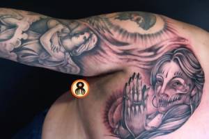 Tatuaje de un demonio rezando
