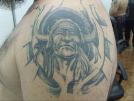 Tatuaje de la cabeza de un jefe indio