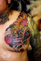 Tatuaje japonés en el pecho