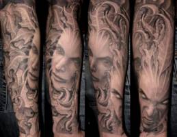 Tatuaje de varias caras terrorificas