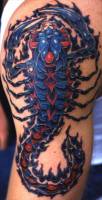 Tatuaje de un gran escorpión en llamas