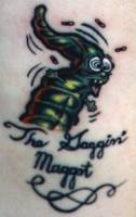 Tatuaje de una larva de insecto