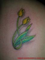 Tatuaje de dos tulipanes