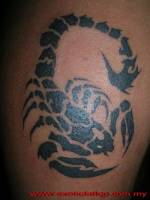 Tatuaje de una sombra de escorpión