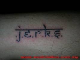 Tatuaje del nombre jerks con un estilo hindú