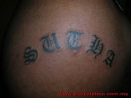 Tatuaje de un nombre gótico