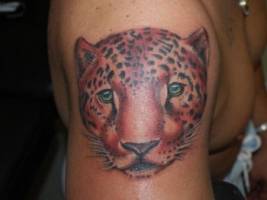 Tatuaje de una cara de leopardo