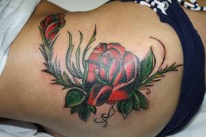 Tatuaje de rosas a color