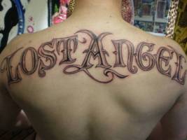 Tatuaje de las palabras Lost Angel