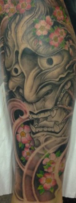 Tatuaje de Hanya, un demonio japonés en el brazo