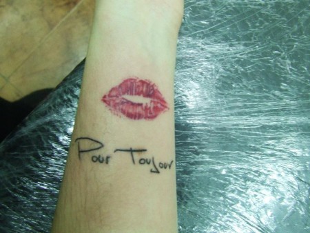 Tatuaje de la marca de un beso 