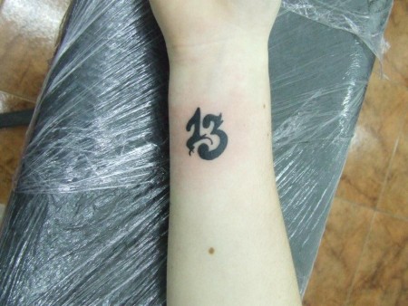 Tatuaje del número 13