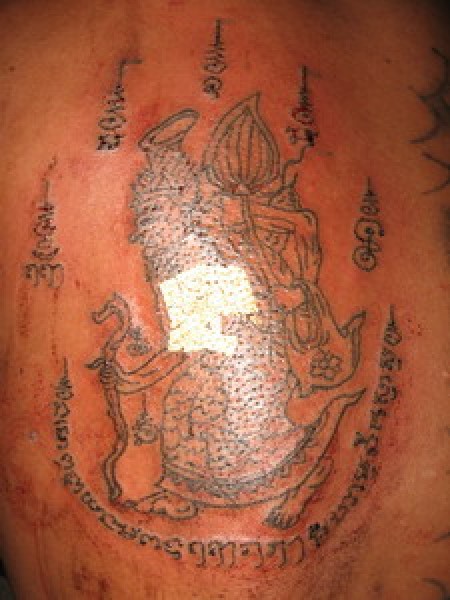 Tatuaje sagrado de thailandia
