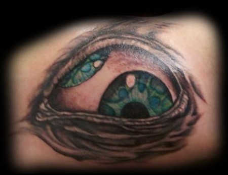 Tatuaje de un ojo de varias pupilas