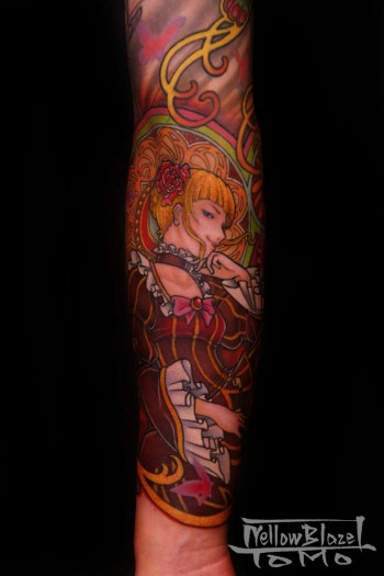 Tatuaje de una chica manga en el antebrazo