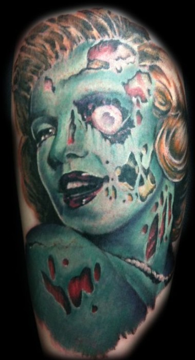 Tatuaje de una chica zombie