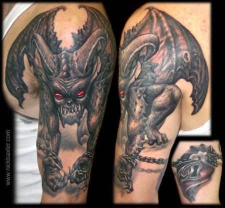 Tatuaje de un demonio alado encadenado