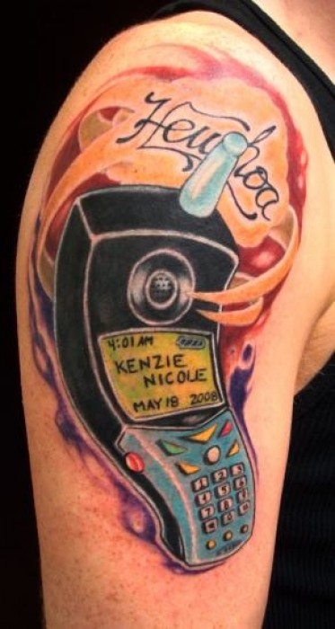 Tatuaje de un teléfono móvil