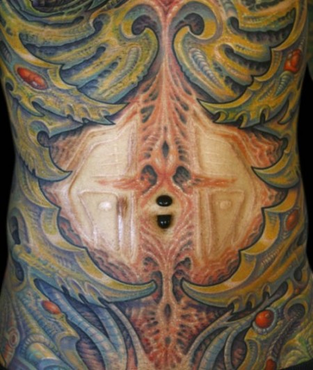 Tatuaje de piel alienigena para el torso