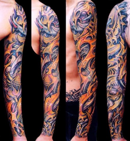 Tatuaje de una coraza futurista para el brazo