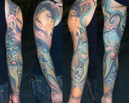 Tatuaje de piel alienigena para el brazo