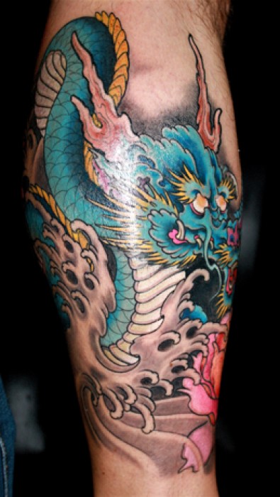Tatuaje de un dragón de estílo japonés