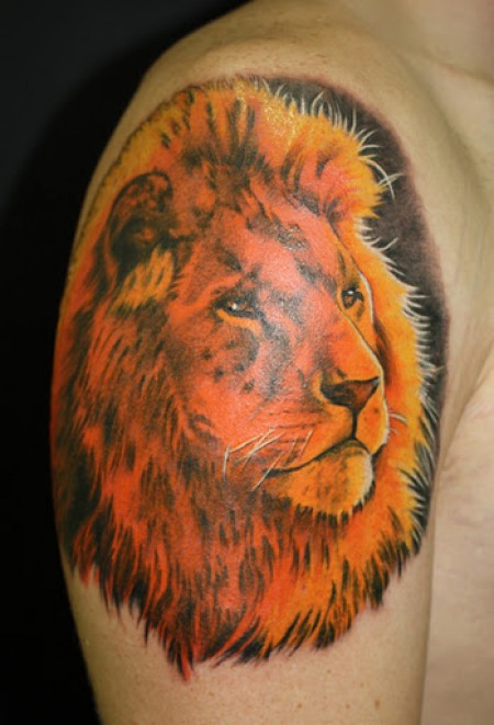 Tattoo de la cabeza de un león