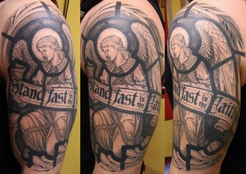 Tatuaje de un mosaico de un santo