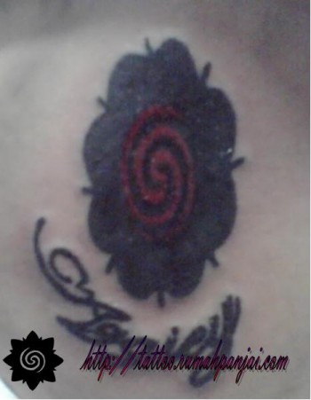 Tatuaje de una roseta de borneo