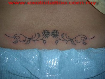 Tatuaje de dos rosas encaradas