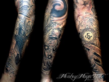 Tatuaje de carpas barcos, flor de loto y yin yang