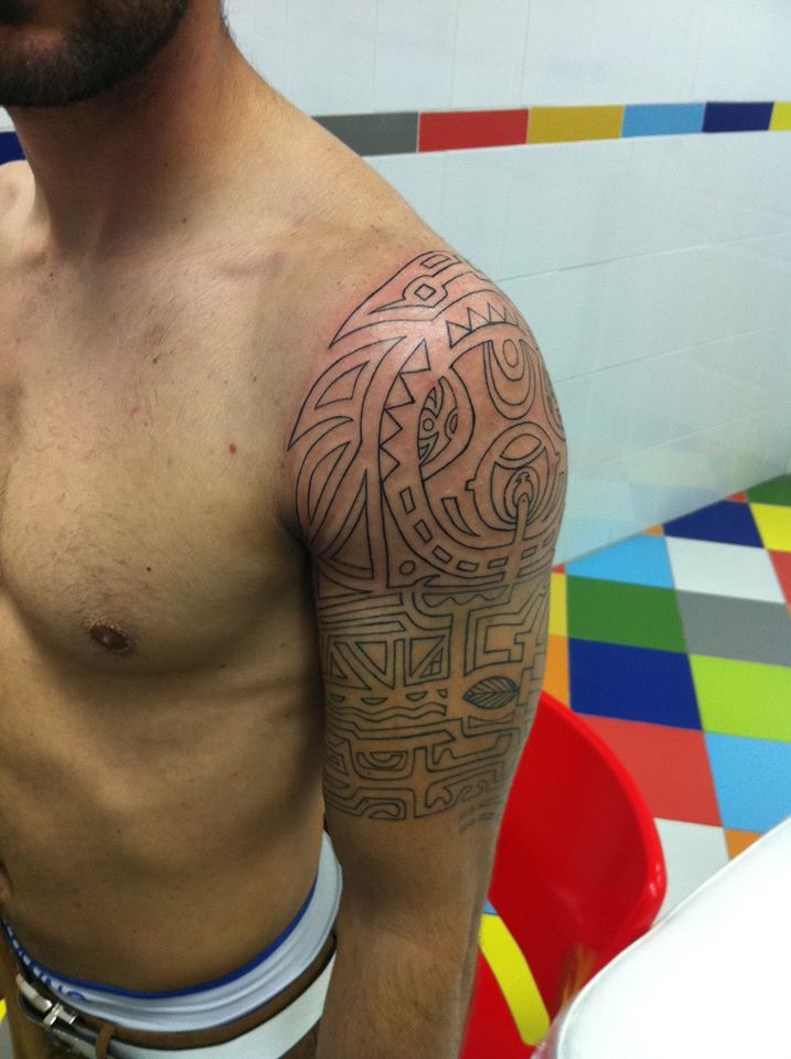 Lineas de un tatuaje maorí