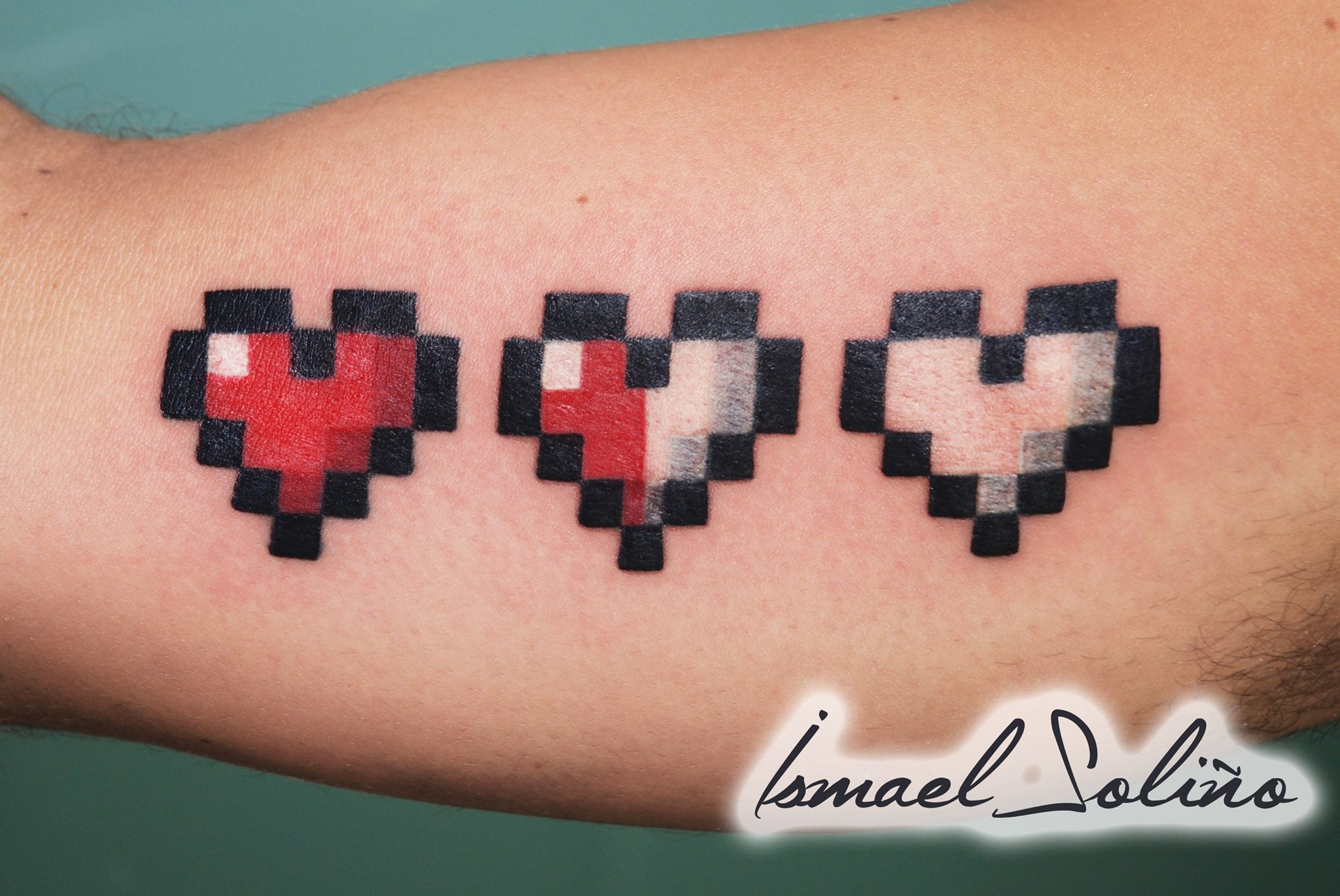 Tatuaje de corazones-vidas de videojuego