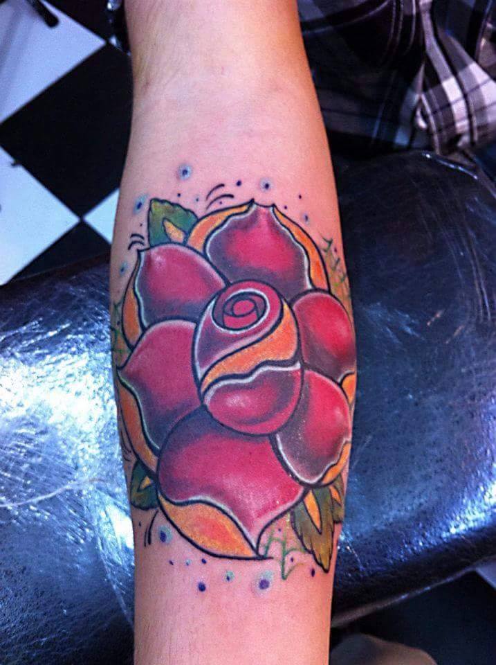 Tattoo de una rosa old school