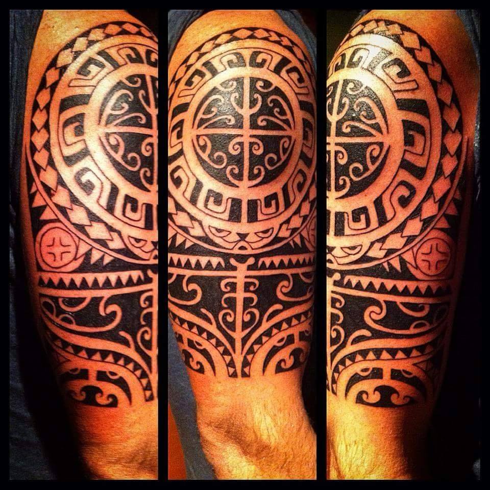 Tattoo tribal en el brazo
