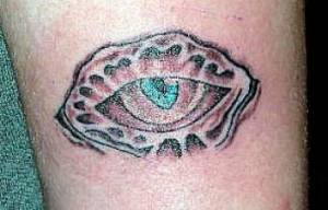 Tatuaje de ojo mirando