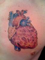 Tatuaje de corazón realista