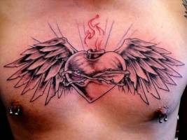 Tatuaje del sagrado corazón alado