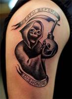 Tatuaje de la muerte, en el brazo