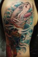 Tatuaje de un buzo-tiburón