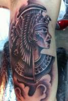 Tatuaje de un dios egipcio