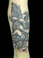 Tatuaje de dos dioses hindúes  