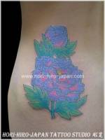 Tatuaje de dos flores a color 