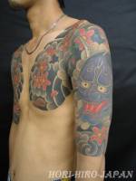 Tattoo japonés de Hanya en el brazo